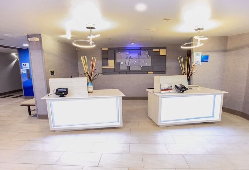 هتل Holiday Inn Express Daytona Beach   Speedway, An Ihg