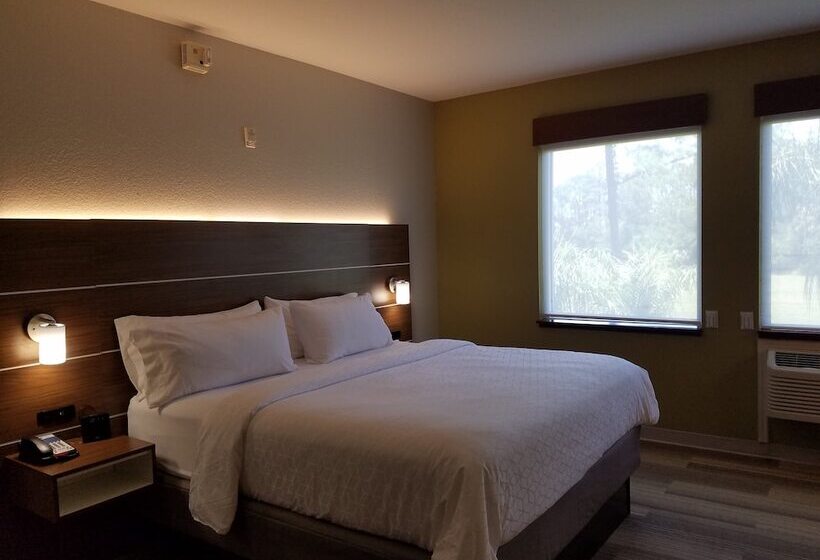هتل Holiday Inn Express Daytona Beach   Speedway, An Ihg