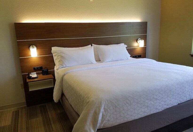 هتل Holiday Inn Express Daytona Beach   Speedway, An Ihg