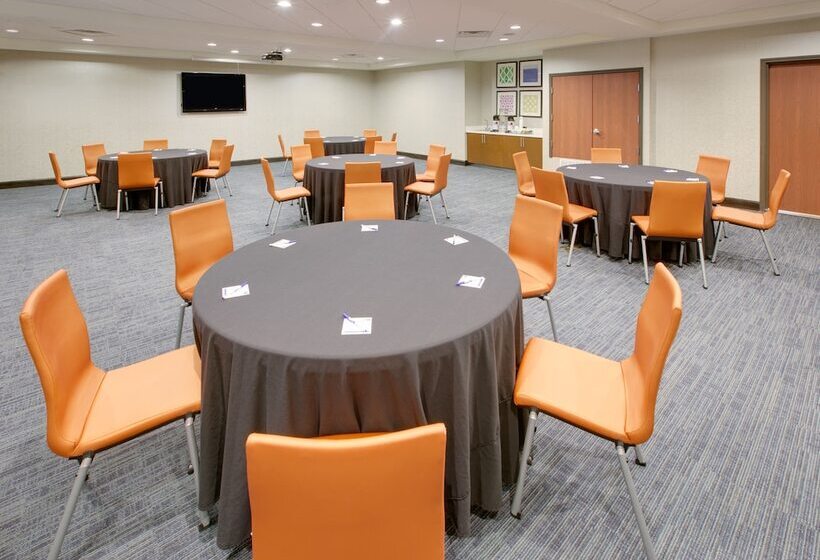 בית מלון כפרי Holiday Inn Express & Suites   Denton North, An Ihg