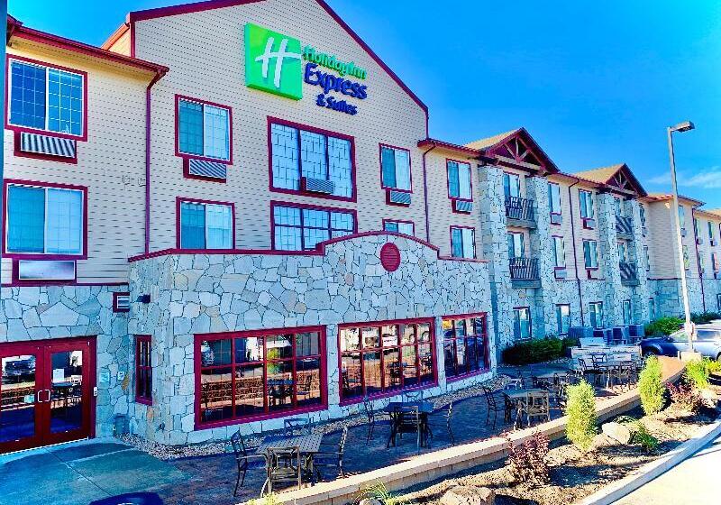 هتل Holiday Inn Express & Suites Cheney, An Ihg