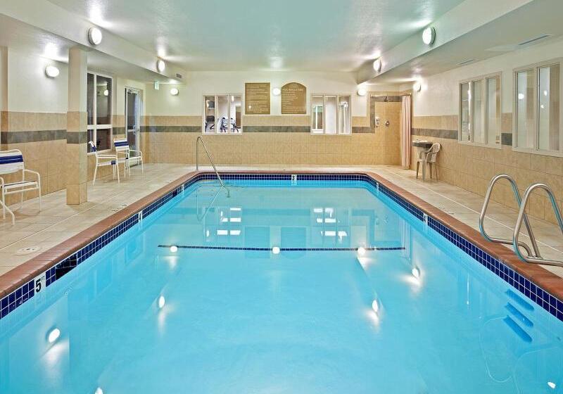 هتل Holiday Inn Express & Suites Lacey   Olympia, An Ihg