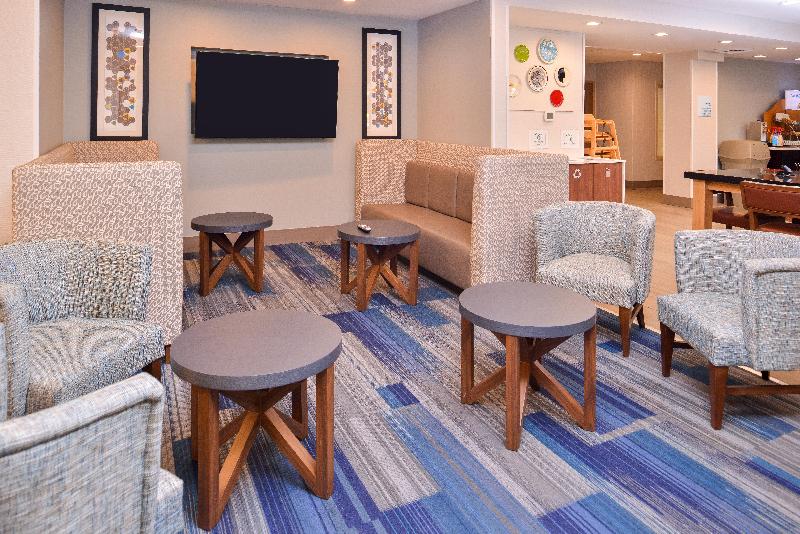 هتل Holiday Inn Express & Suites Lacey   Olympia, An Ihg