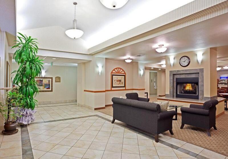 هتل Holiday Inn Express & Suites Lacey   Olympia, An Ihg