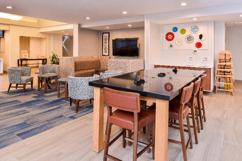 هتل Holiday Inn Express & Suites Lacey   Olympia, An Ihg