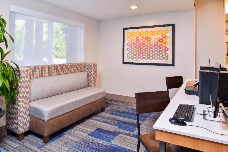 هتل Holiday Inn Express & Suites Lacey   Olympia, An Ihg