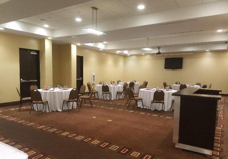 هتل Holiday Inn Temple   Belton, An Ihg