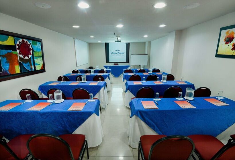 هتل Howard Johnson By Wyndham Barranquilla Versalles