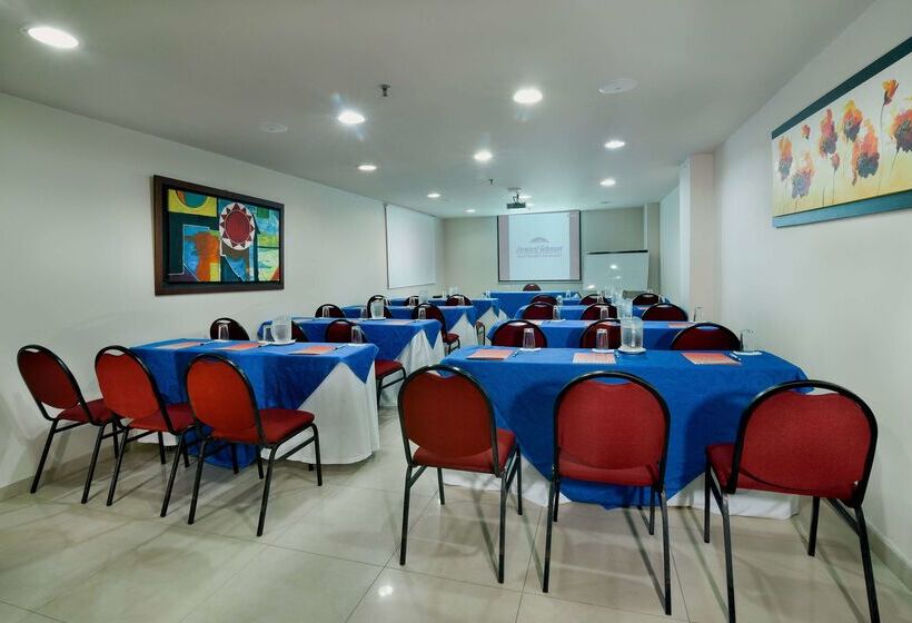 هتل Howard Johnson By Wyndham Barranquilla Versalles