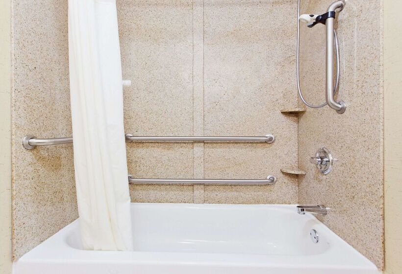 هتل La Quinta By Wyndham Warner Robins   Robins Afb