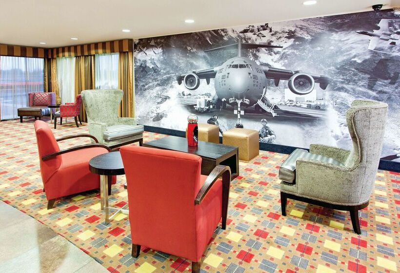 هتل La Quinta By Wyndham Warner Robins   Robins Afb