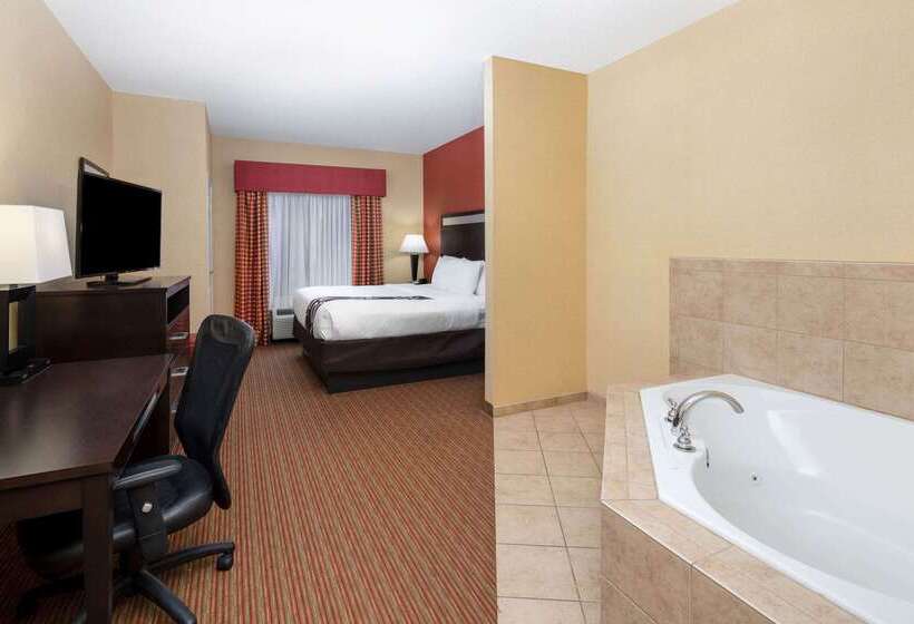 هتل La Quinta By Wyndham Warner Robins   Robins Afb