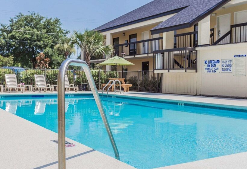 هتل Quality Inn Mt Pleasant   Charleston