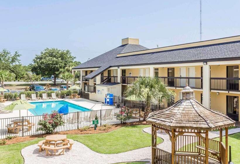 هتل Quality Inn Mt Pleasant   Charleston