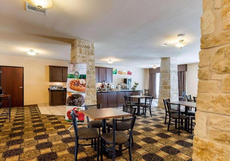 호텔 Quality Suites