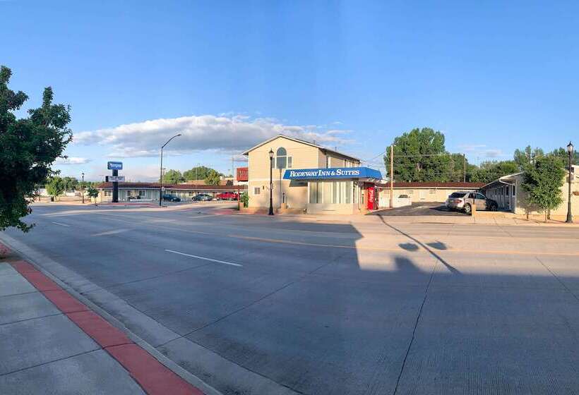 בית מלון כפרי Rodeway Inn & Suites Sheridan