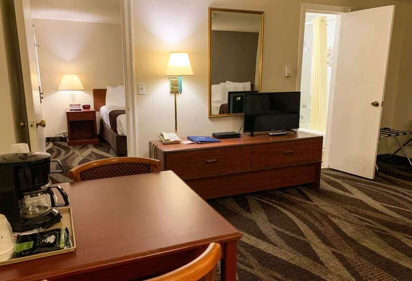 בית מלון כפרי Rodeway Inn & Suites Sheridan