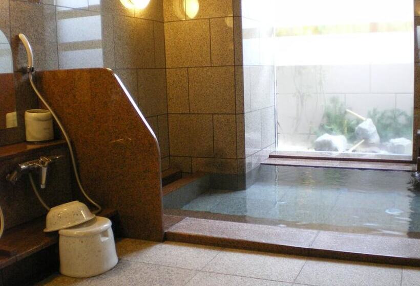 Отель Route Inn Tomakomai Ekimae