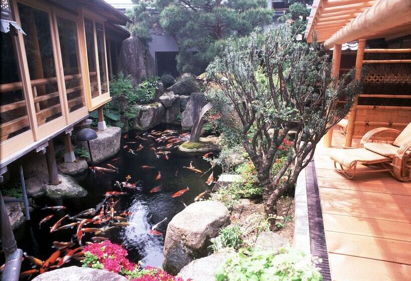 فندق Ryokan Hanaougi Bettei Iiyama