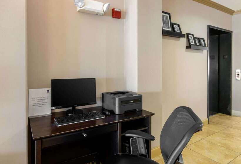 هتل Sleep Inn & Suites Near Fort Cavazos