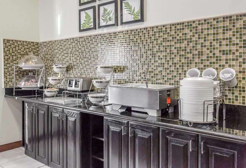 هتل Sleep Inn & Suites West Medical Center