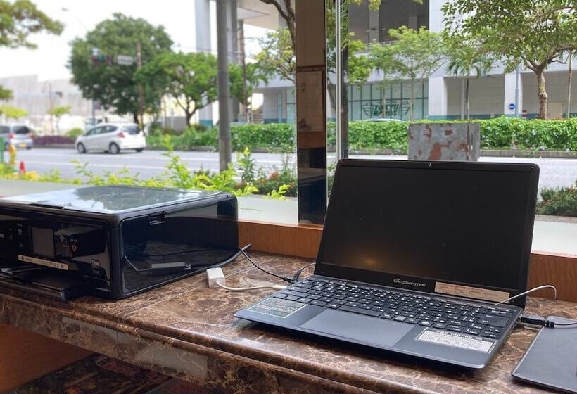 호텔 Toyoko Inn Naha Shin-toshin Omoromachi