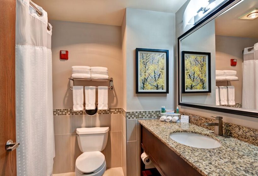 Holiday Inn Express Hotel & Suites Milwaukee New Berlin, An Ihg