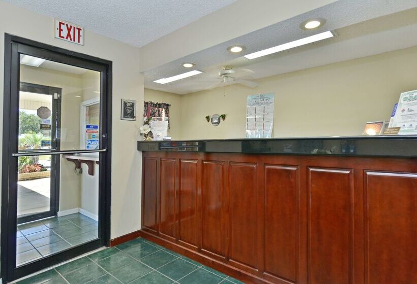 هتل Americas Best Value Inn Hazlehurst