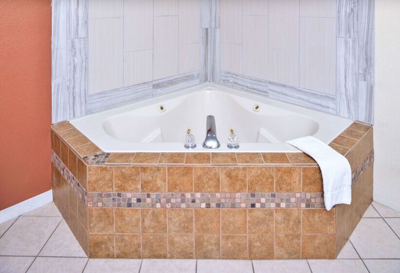 هتل Red Roof Inn & Suites Clinton, Ms