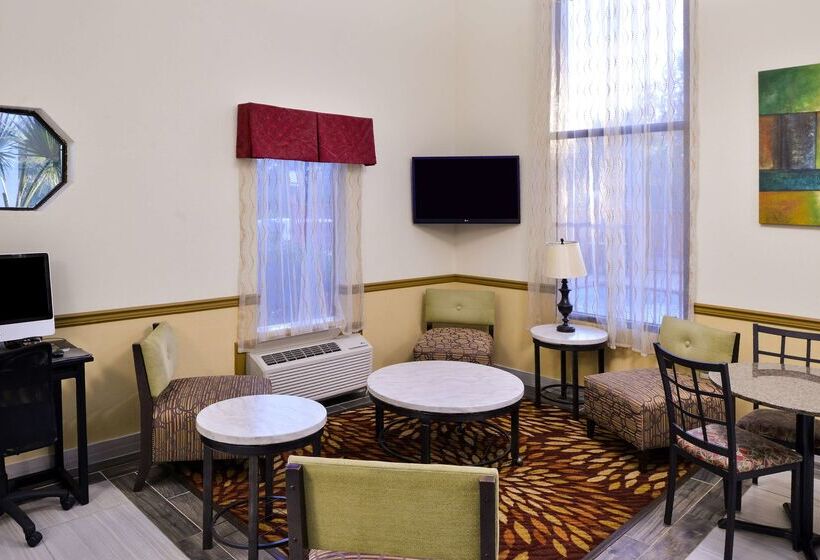 هتل Americas Best Value Inn & Suites Clinton Jackson