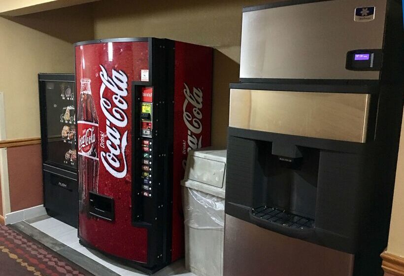 هتل Red Roof Inn & Suites Clinton, Ms
