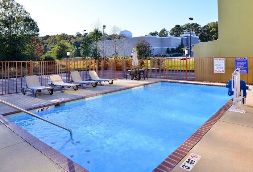 هتل Red Roof Inn & Suites Clinton, Ms