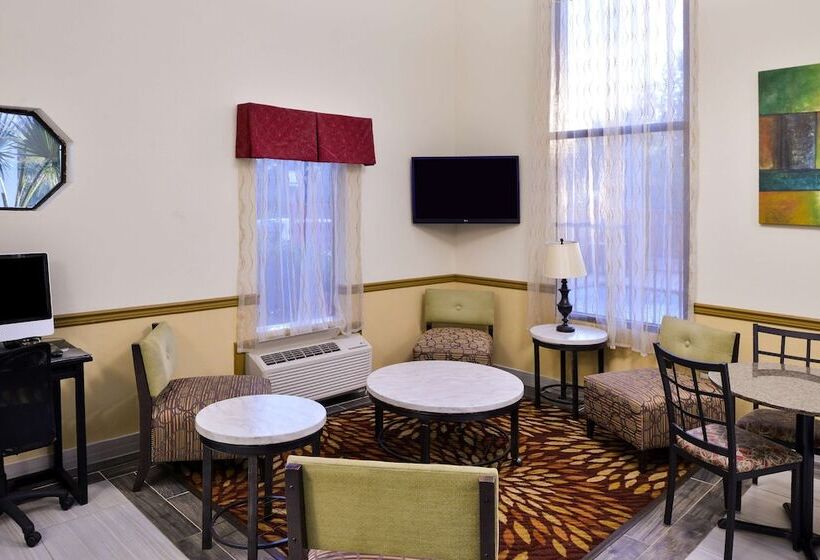 هتل Americas Best Value Inn & Suites Clinton Jackson