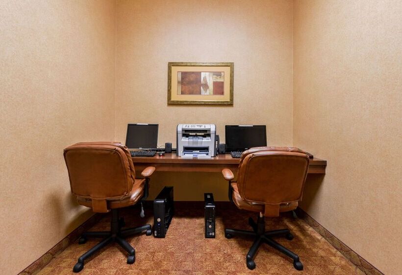 בית מלון כפרי Americas Best Value Inn & Suites Livingston