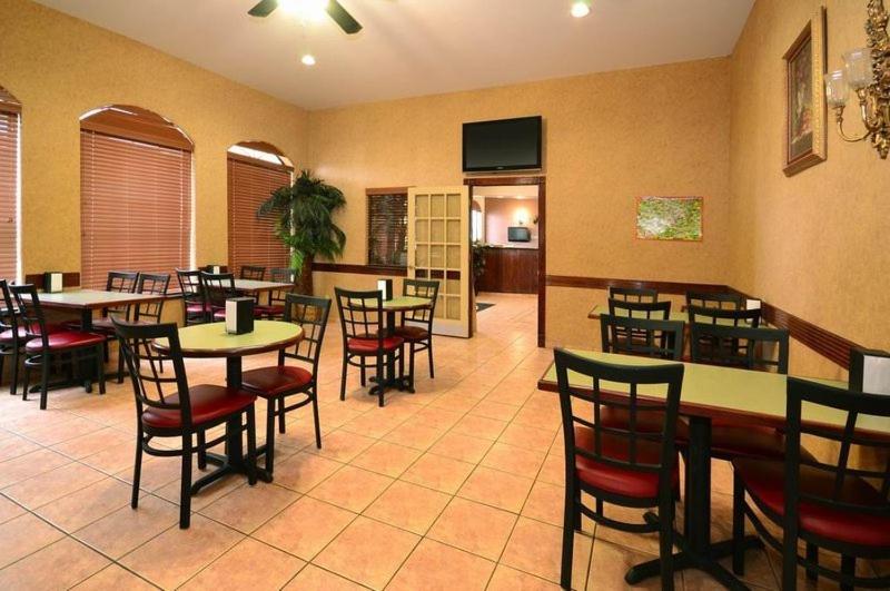 هتل Americas Best Value Inn & Suites San Benito