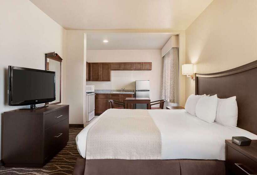 בית מלון כפרי Baymont By Wyndham Clute Lake Jackson