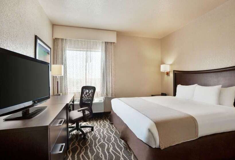 בית מלון כפרי Baymont By Wyndham Clute Lake Jackson