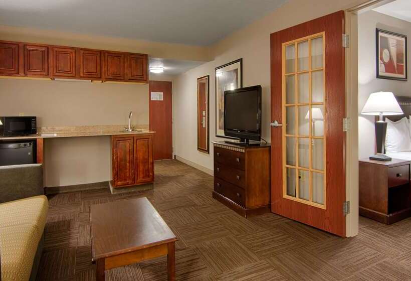 בית מלון כפרי Best Western Auburndale Inn & Suites