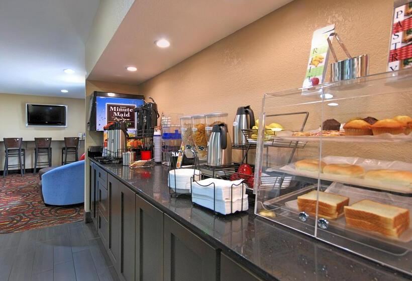 호텔 Best Western Cedar Inn