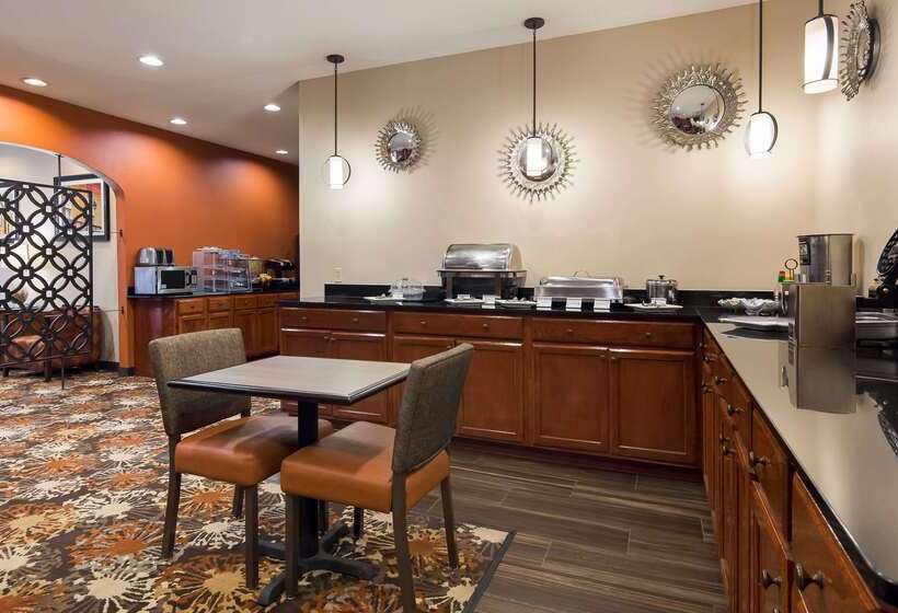 בית מלון כפרי Best Western Plaquemine Inn