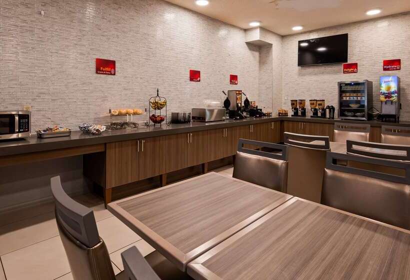 هتل Best Western Plus New Cumberland