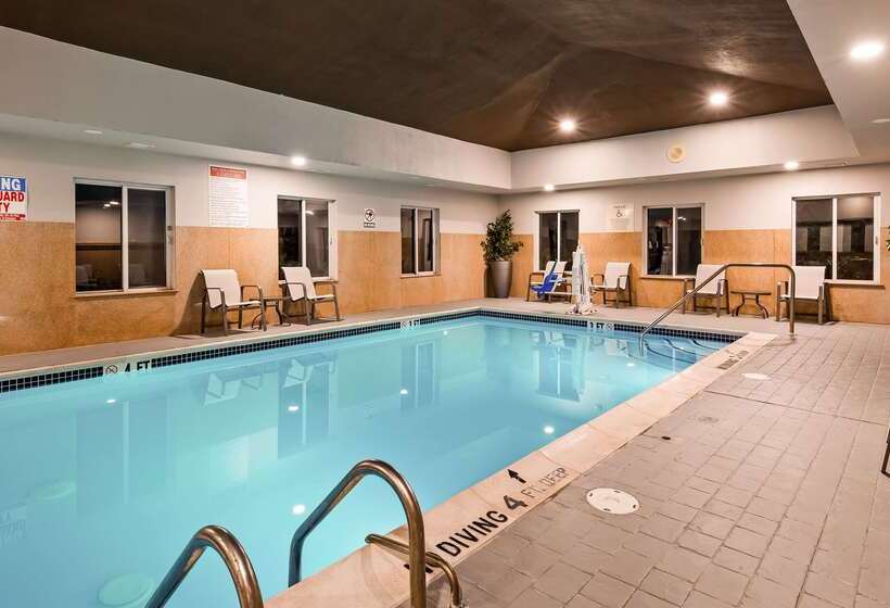 هتل Best Western Plus New Cumberland