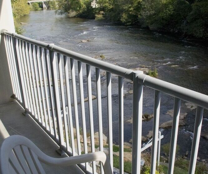 ホテル Best Western Plus River Escape Sylva / Dillsboro