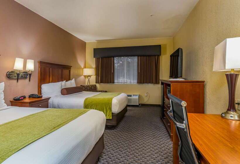 호텔 Best Western Plus Shamrock Inn & Suites