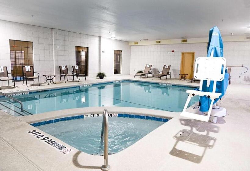 호텔 Best Western Plus Shamrock Inn & Suites