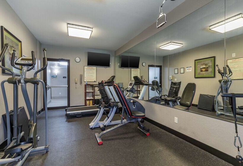 هتل Best Western Plus Victoria Inn & Suites