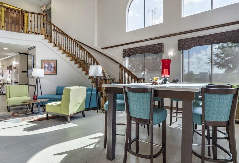 هتل Best Western Plus Victoria Inn & Suites