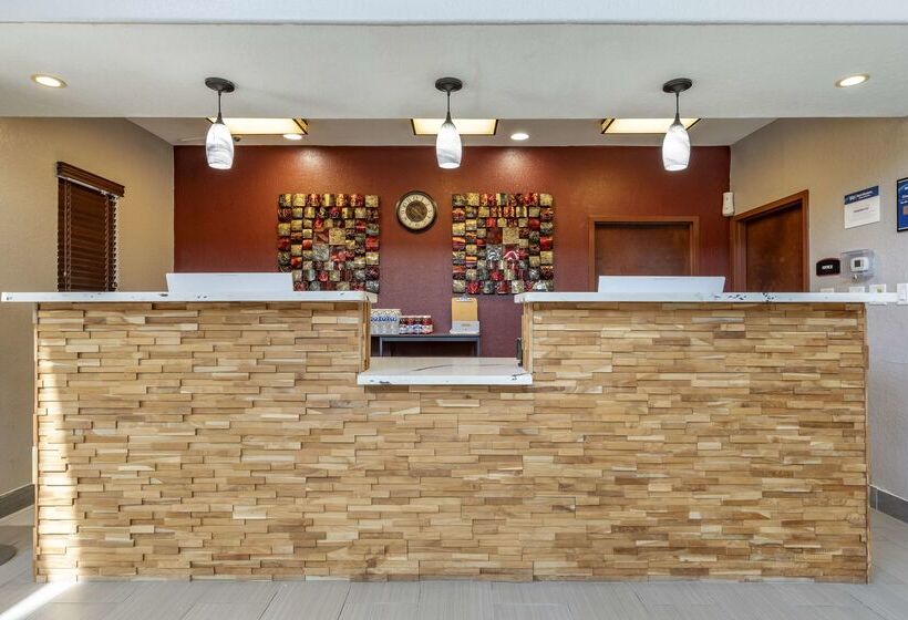 هتل Best Western Plus Victoria Inn & Suites