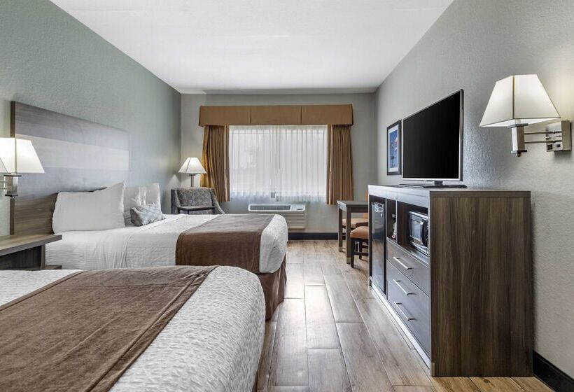 هتل Best Western Plus Victoria Inn & Suites