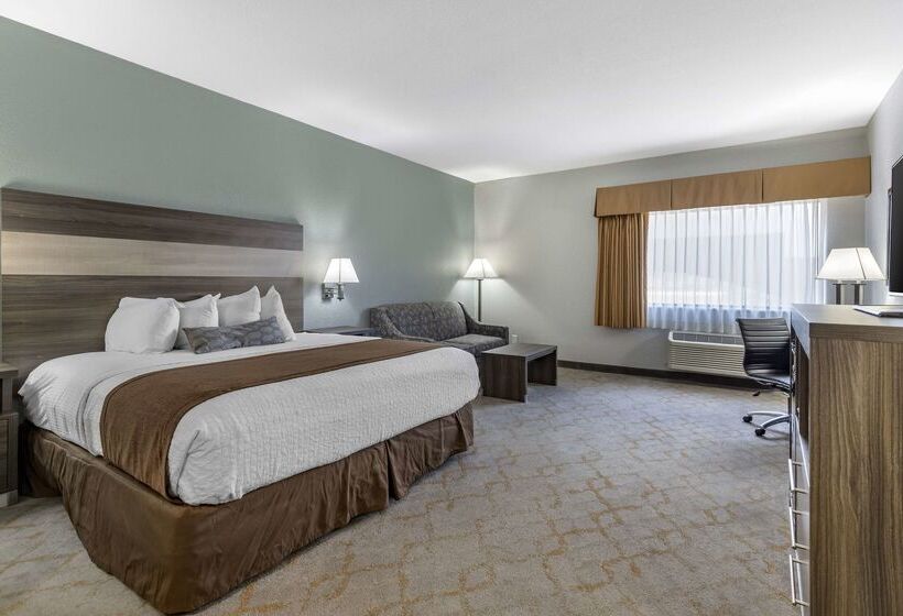 هتل Best Western Plus Victoria Inn & Suites